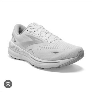 Brooks Adrenaline GTS size 7 in white/gray